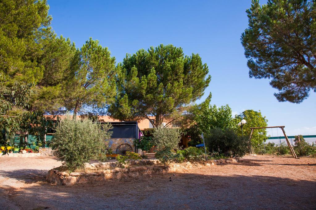 בית הארחה Villamalea 	La Derrubia מראה חיצוני תמונה